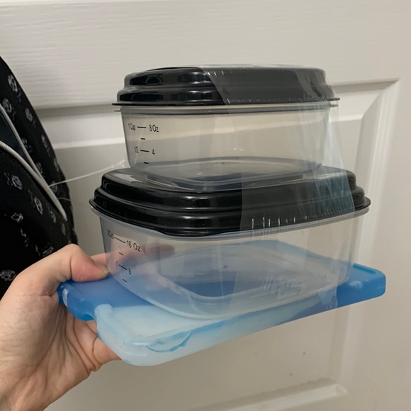 Fit and Fresh Skull Lunch Bag with FREE Containers and Cooler! - Picture 13 of 16